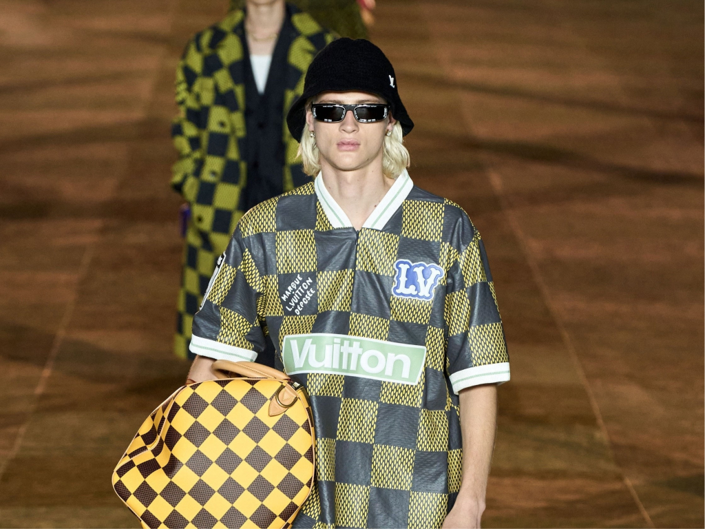 L&*V Maillot