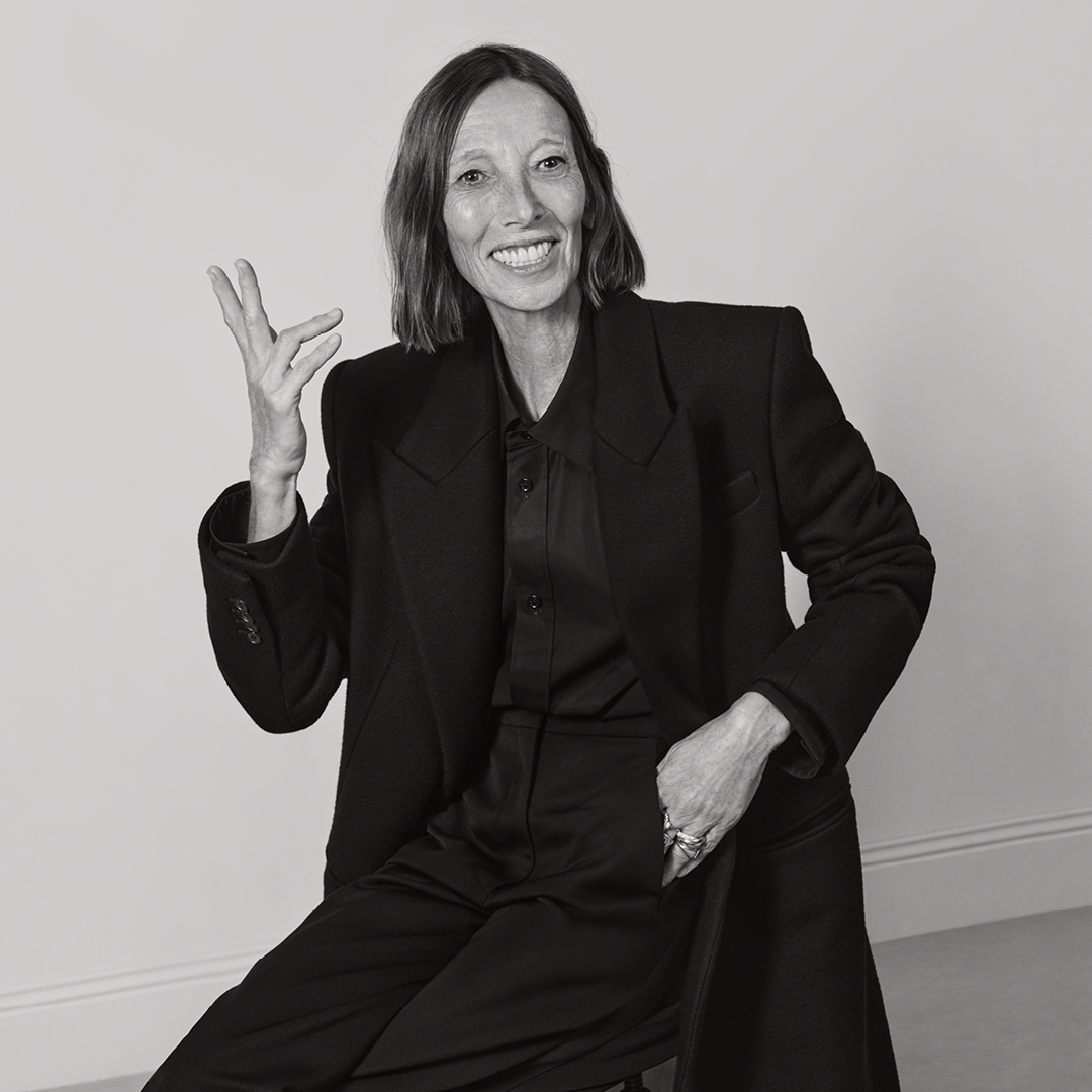 GIVENCHY_FW25_WOMEN_CAMPAIGN_DIGITAL_1x1_29 (8)