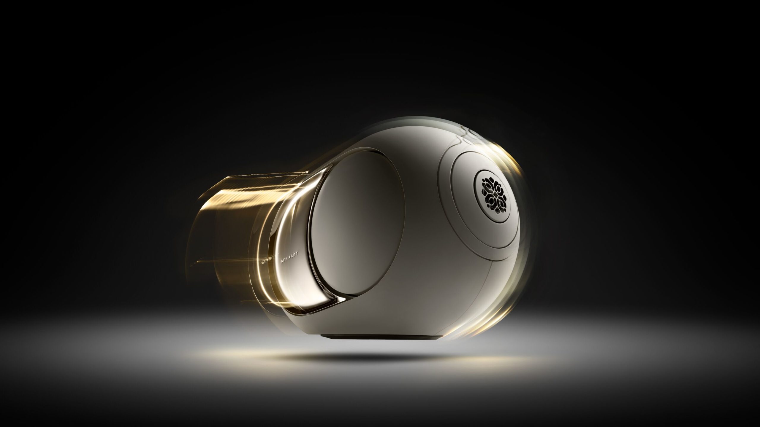 Header-Visual_Devialet Phantom Ultimate_Product_03_SOLO_108 dB_LP_16x9_B