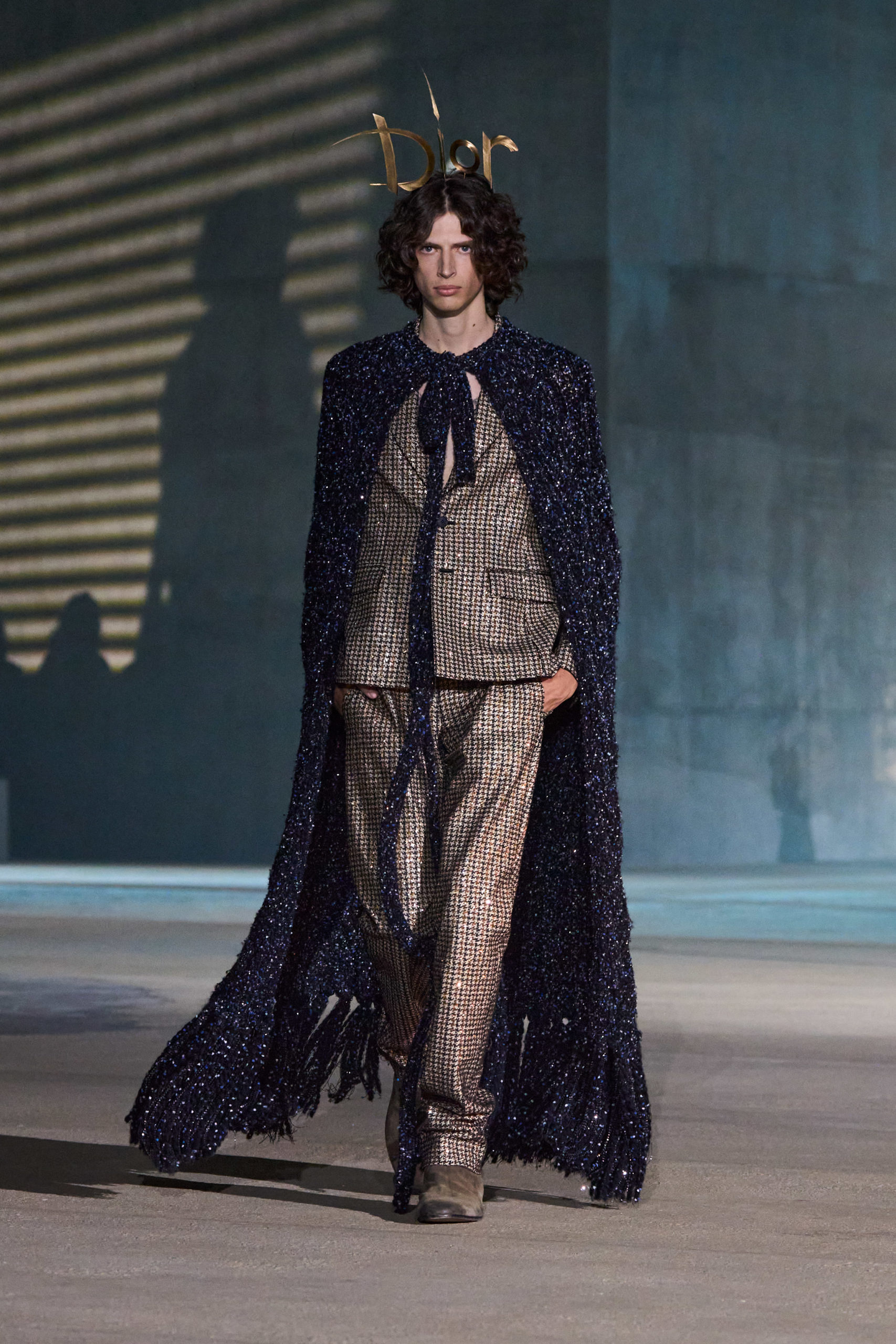 DIOR_W_RTW_CRUISE27_FRONT_LOOK_16_2x3